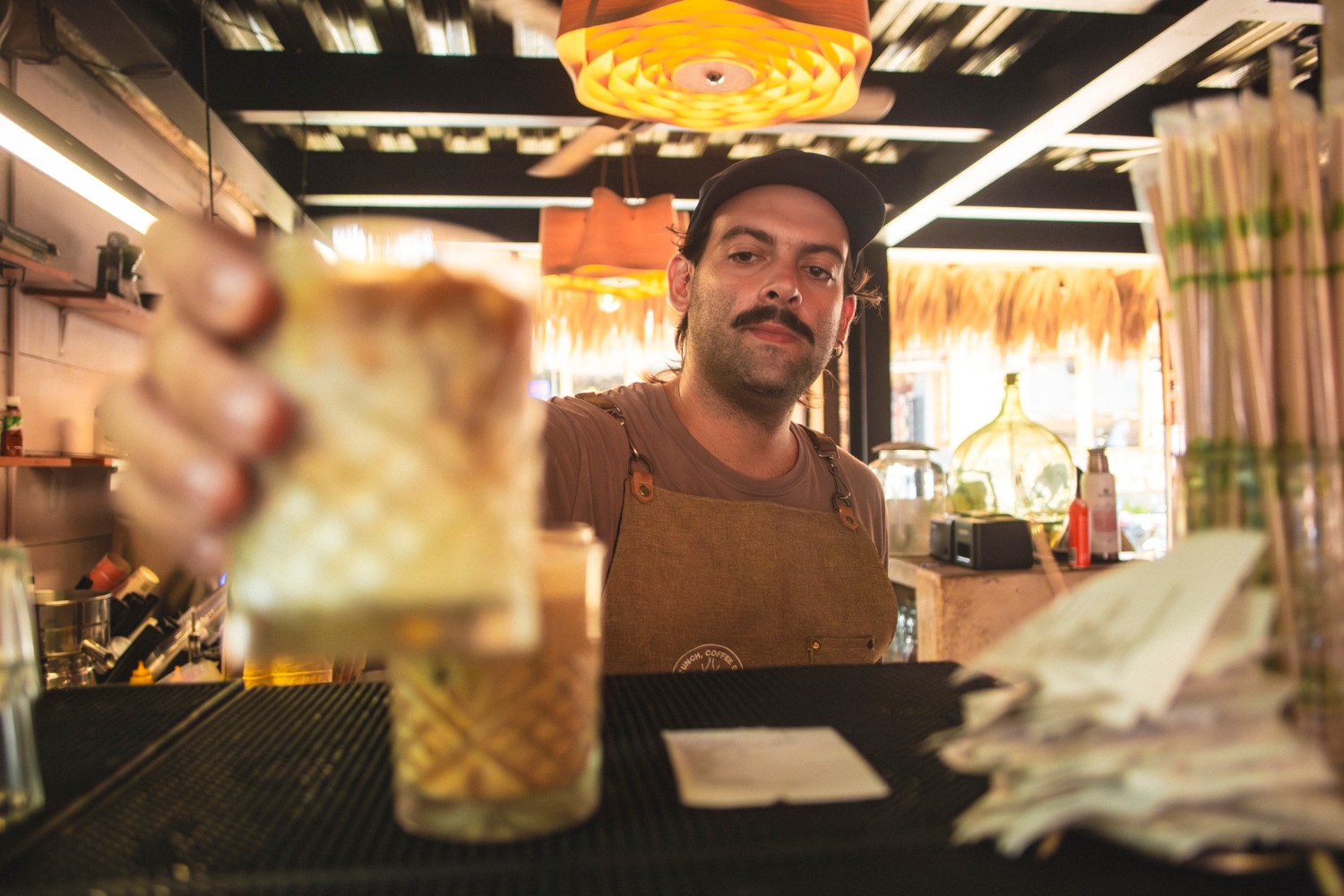 Cafés de Puerto Escondido, fotografía gastronómica y de espacios — imagen 01 por Ismael Moyaho