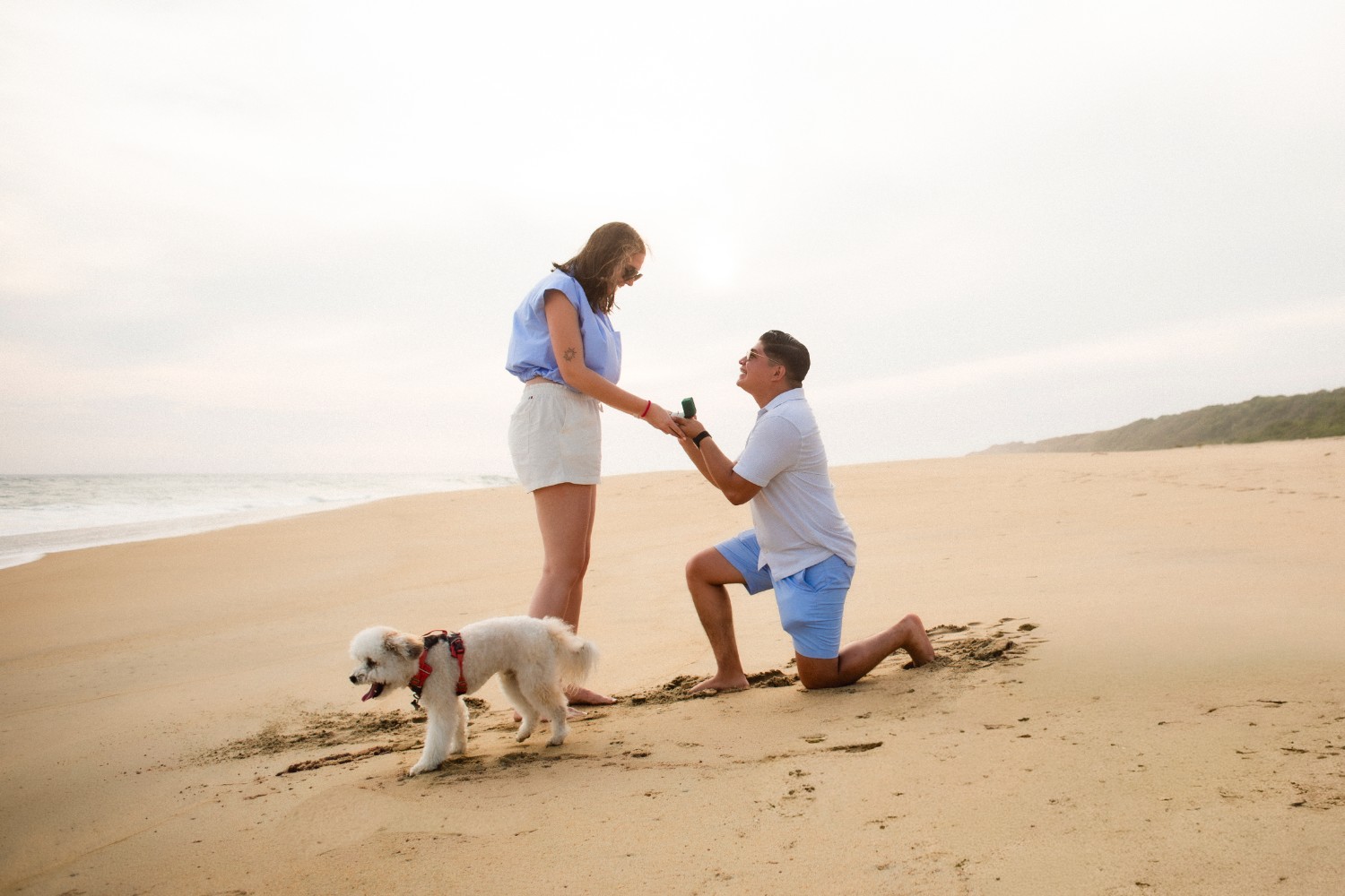 Soft light couple photoshoot in Puerto Escondido