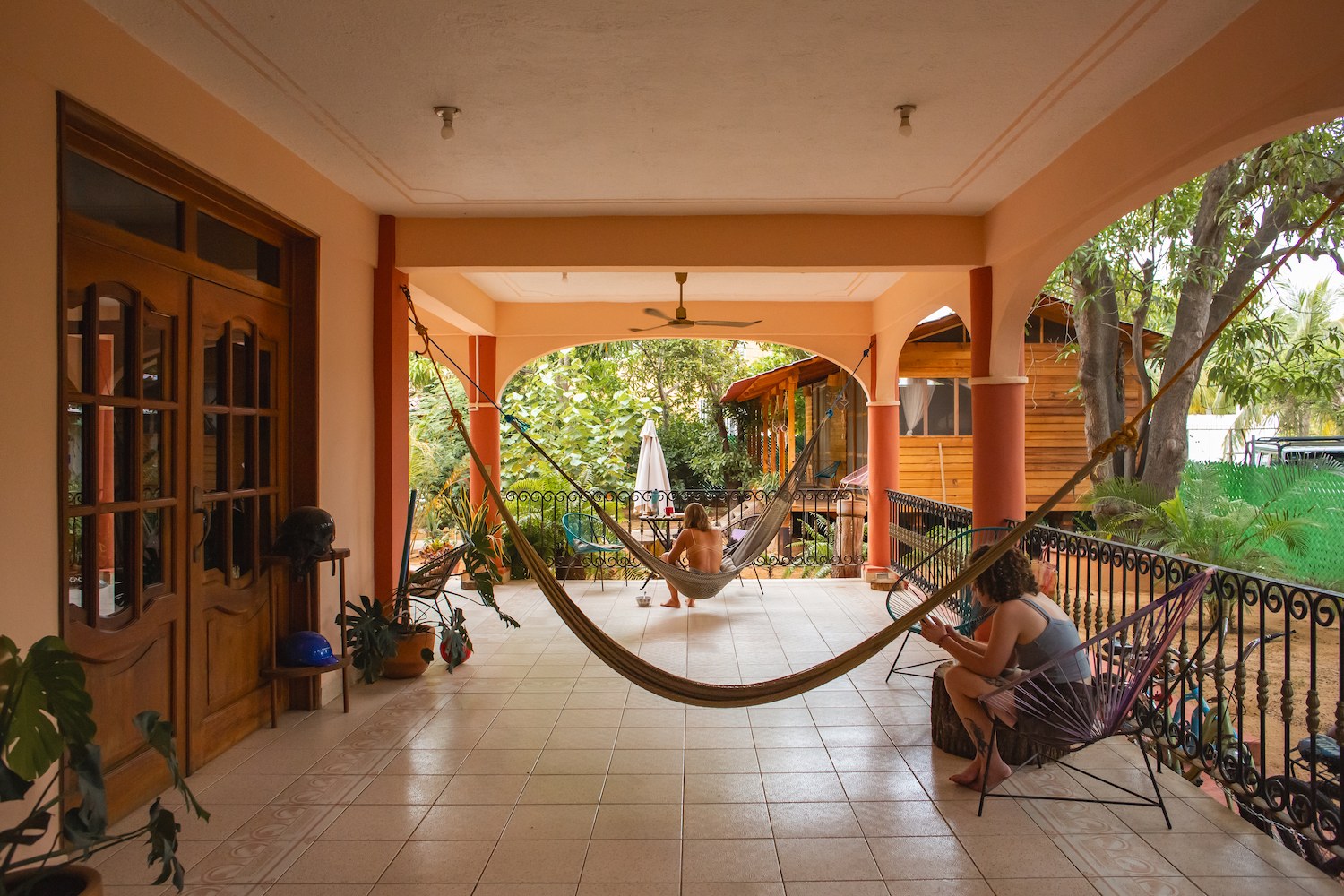 Área de descanso en La Casona Hostel