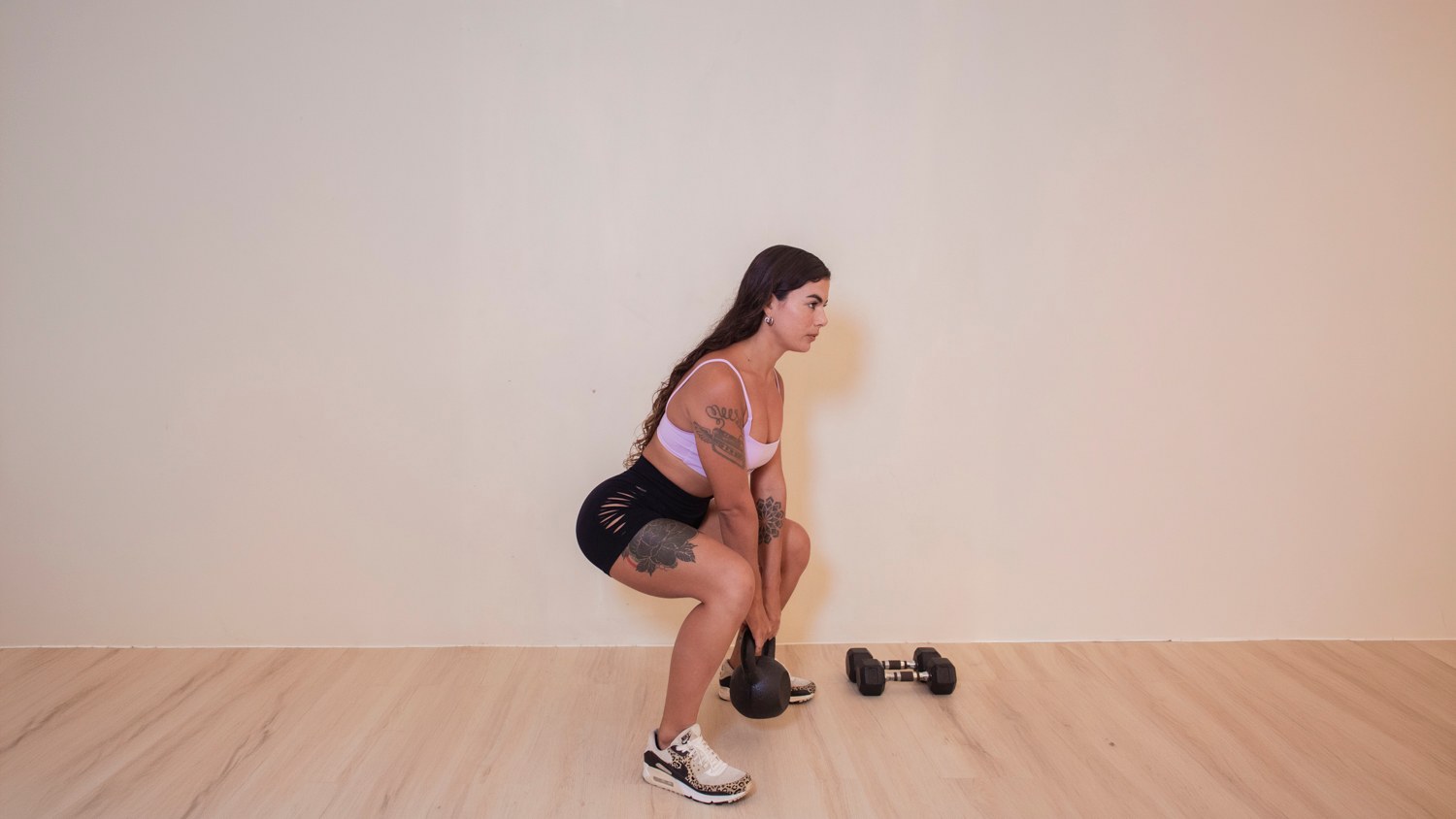 Coach Camila en clase, fluidez y enfoque.