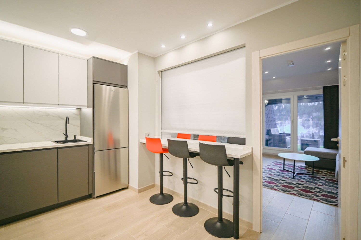 Vista alternativa del apartamento de 2 habitaciones con terraza