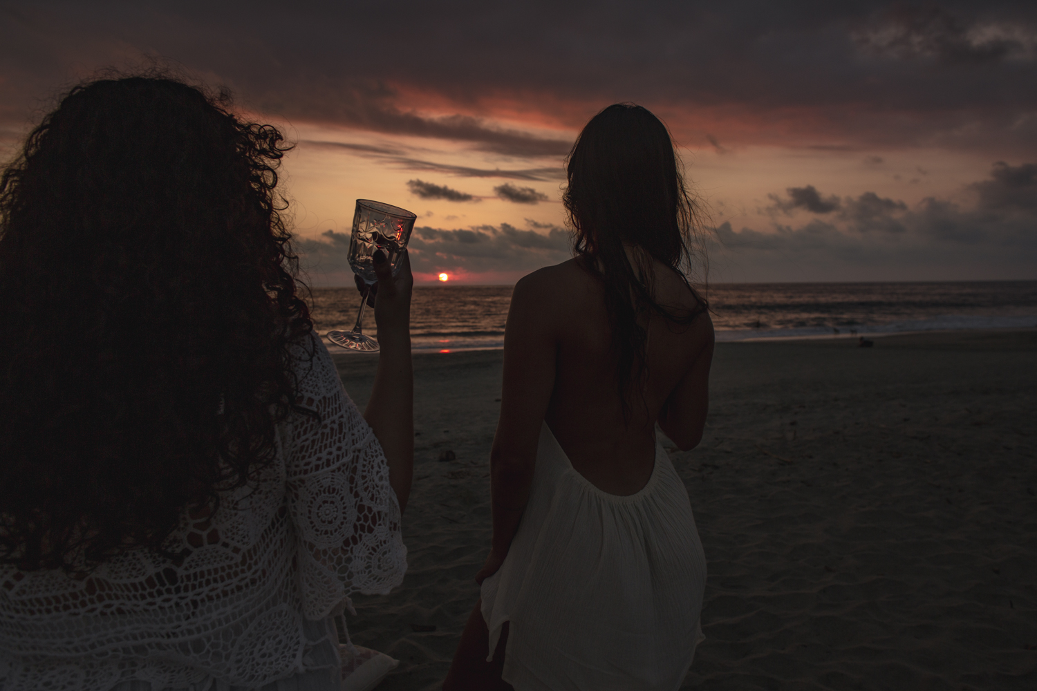 Experiencia al atardecer sobre la playa