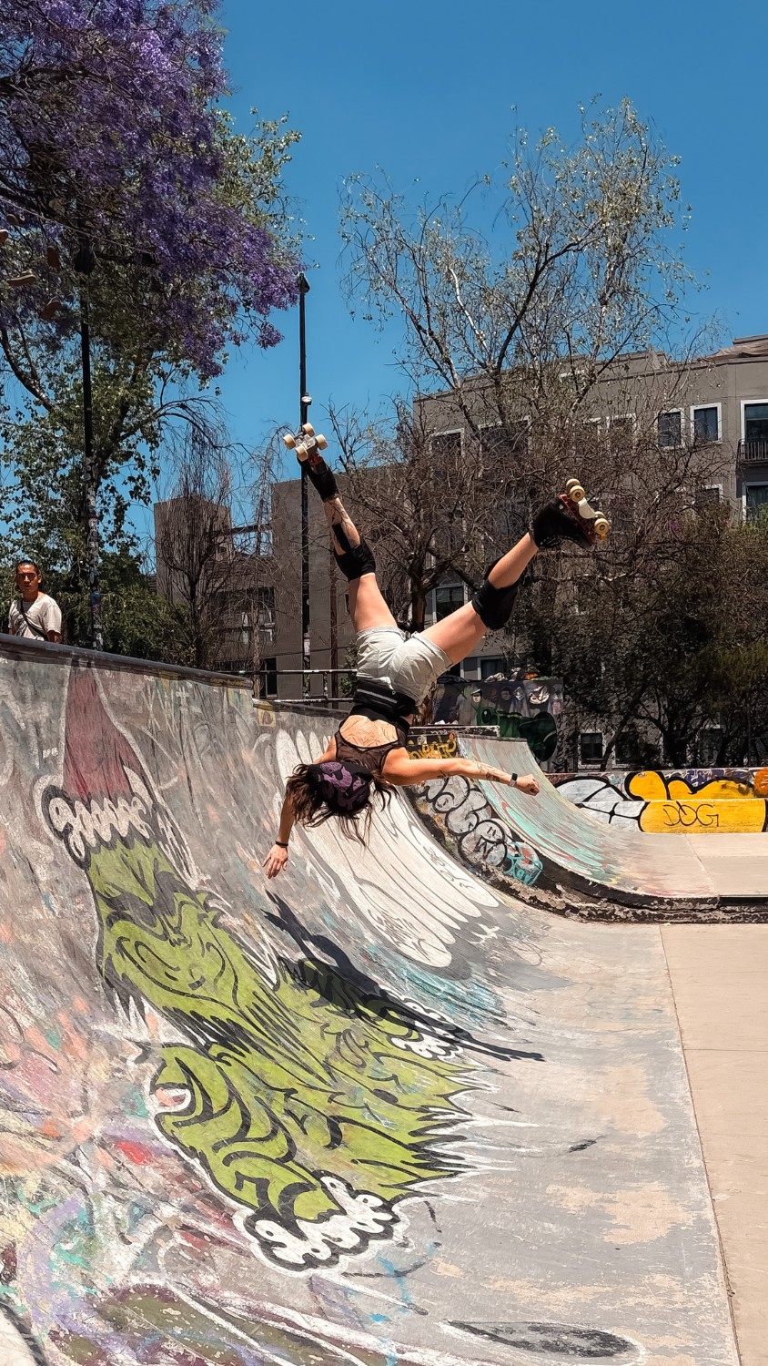 Aurora, instructora del Taller Kids de TropiQuad 2026